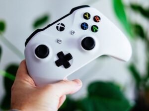 (Sample Ad) Xbox Controller in good condition Wireless