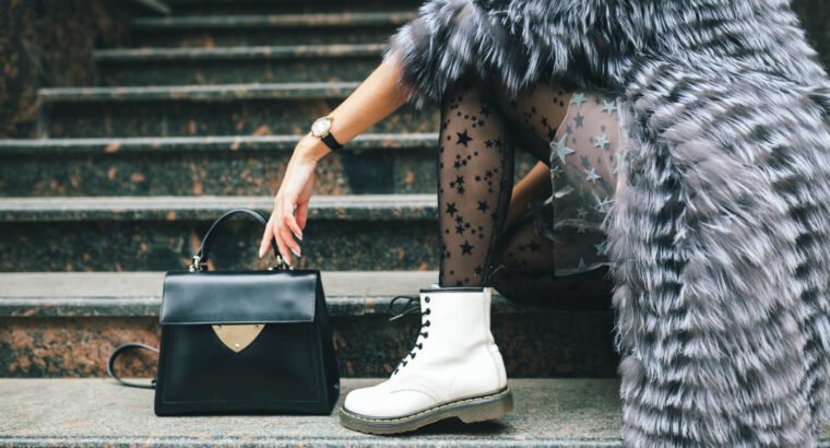 (Sample Ad) Elegant Women’s Designer Handbags – Up to 50% Off!